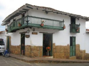 tipica casa in stile coloniale nel villaggio colombiano di Barichara